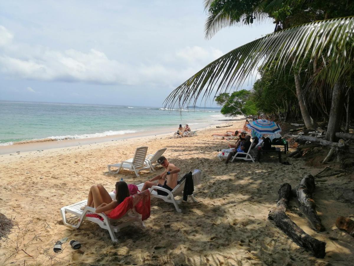 Sonny Island Resort Cabanas Frente Al Mar Punta Bajo Rico Kültér fotó