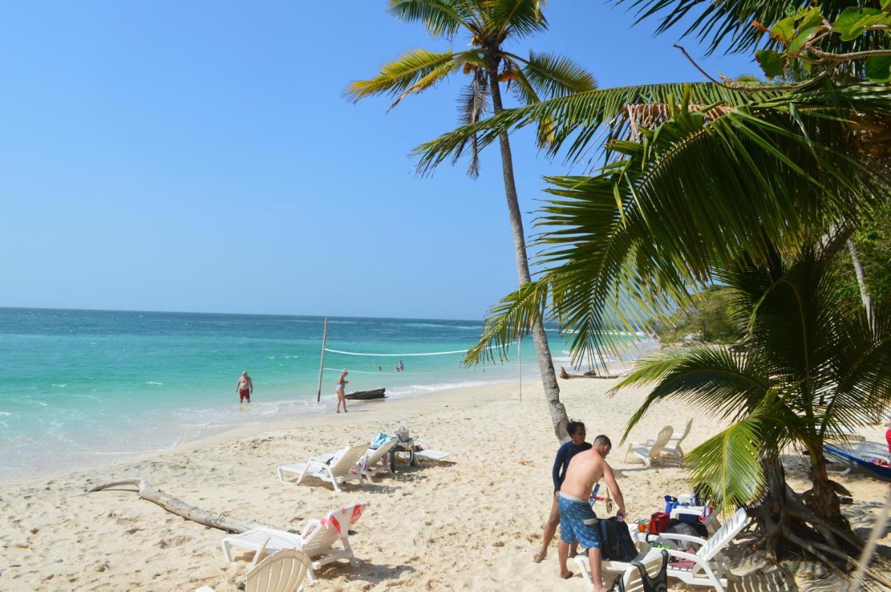 Sonny Island Resort Cabanas Frente Al Mar Punta Bajo Rico Kültér fotó