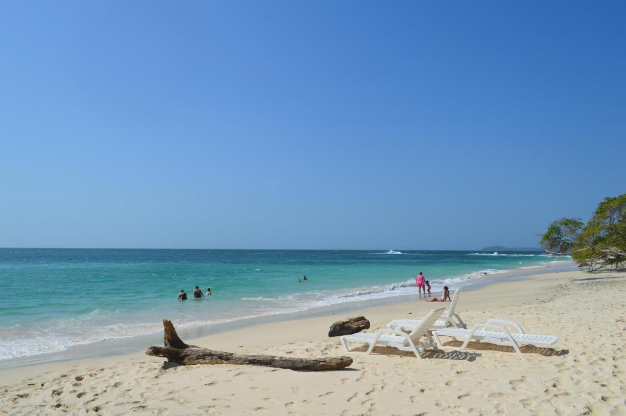 Sonny Island Resort Cabanas Frente Al Mar Punta Bajo Rico Kültér fotó